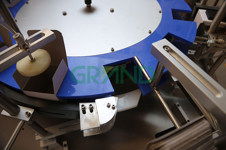 vertical cartoning machine Mesin karton vertikal05