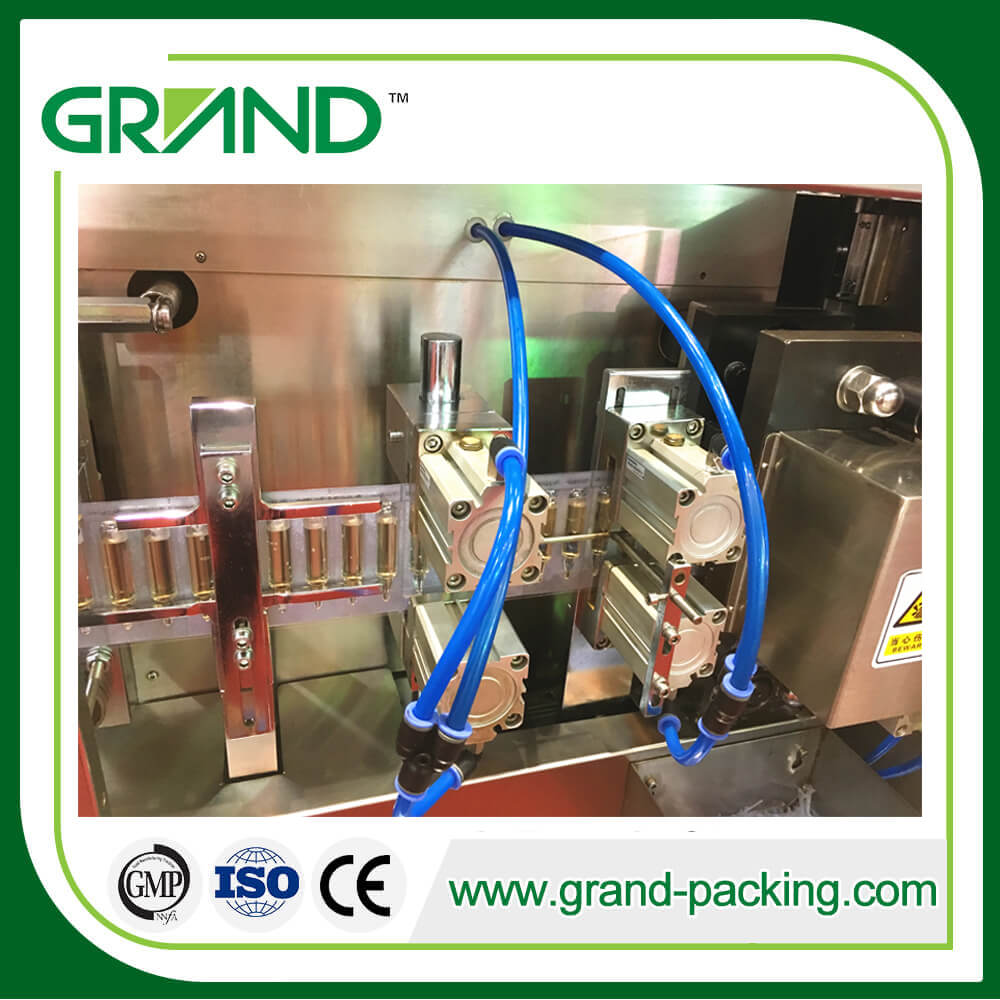 Profesional PVC PET PE Botol Ampoule Liquid Form Fill Seal Machine Produsen