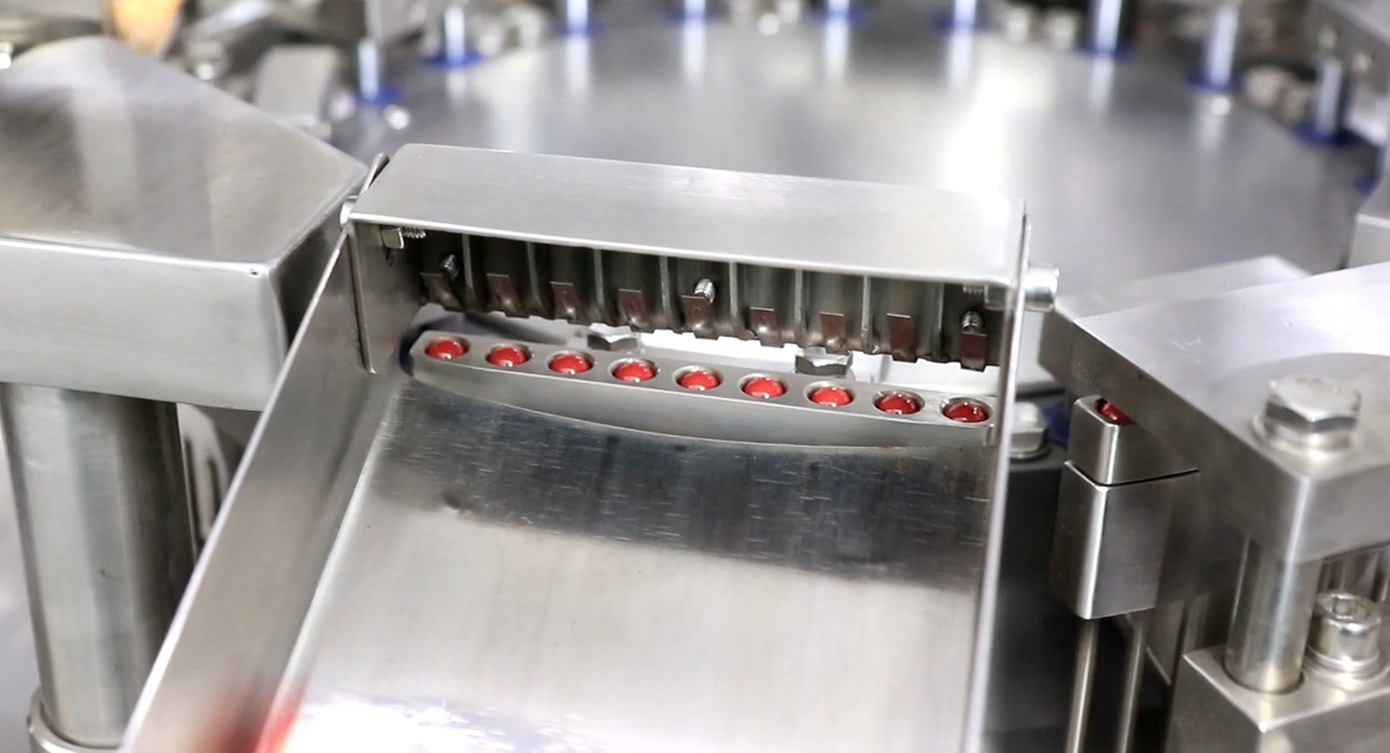 mesin pengisian kapsul menutup & discharge