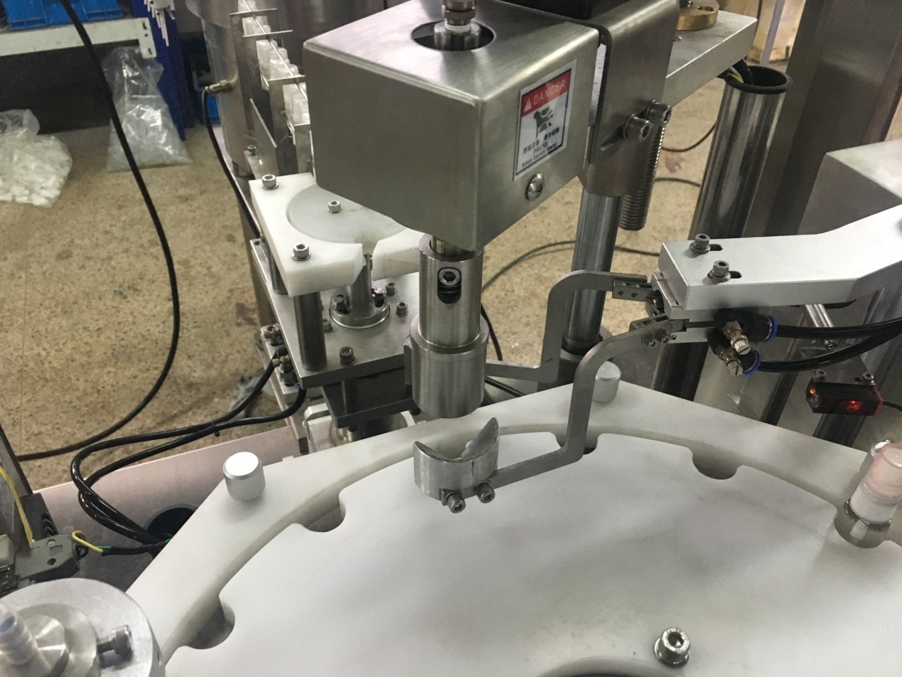 Alkohol Disinfektan Pengisian Botol dan Capping Machine06