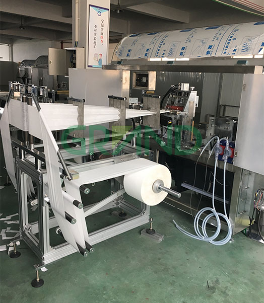 Mesin pengemasan tisu basah