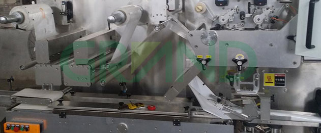 mesin lipat dan pengemasan tisu basah detalis